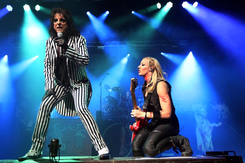 alice cooper hollywood casino amphitheatre july 21