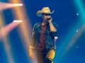 Dustin Lynch 02