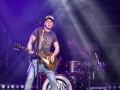 Dustin Lynch 19