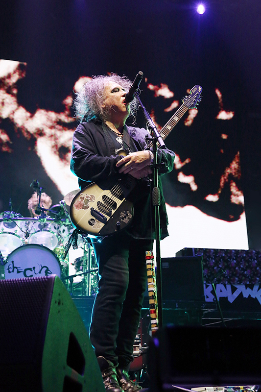 The Cure “Shows Of A Lost World” Tour at United Center Chicago