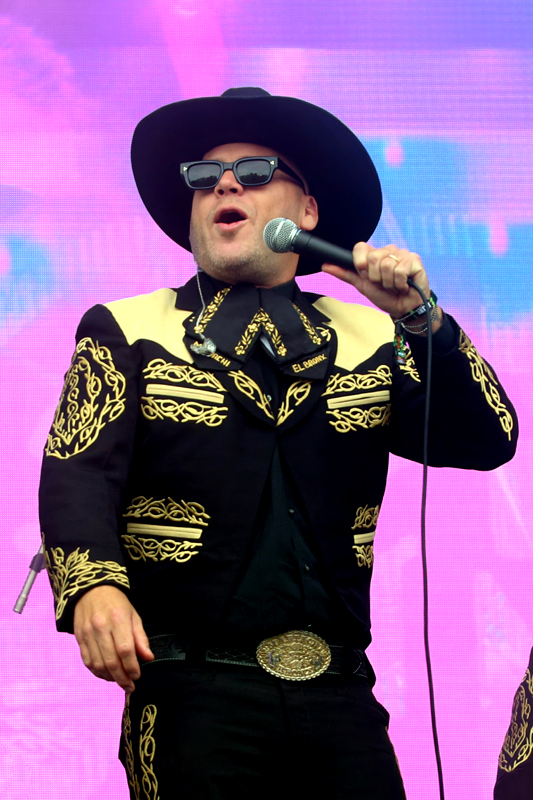 William-Shatner-Riot-Fest-2026-18-Mariachi-El-Bronx