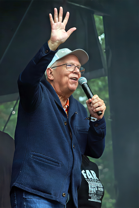 William-Shatner-Riot-Fest-2026-20-Tom-Skilling