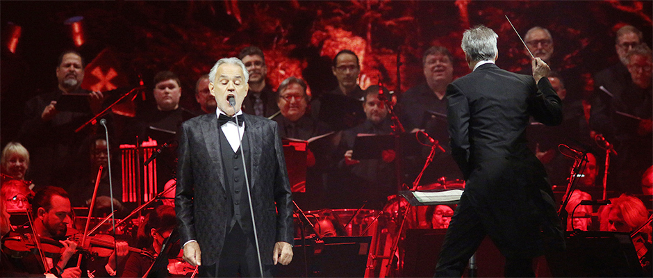 A Flawlessly Operatic Andrea Bocelli Causes A Full Capacity Allstate ...