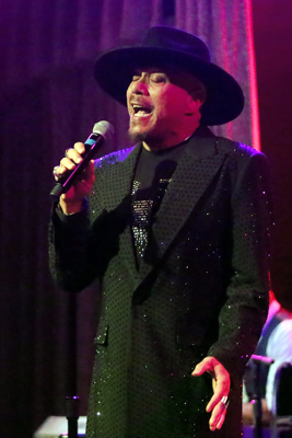 Howard Hewett