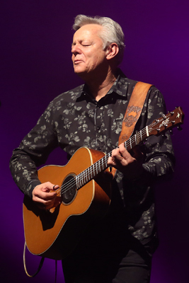 Australia’s Tommy Emmanuel lives up to “Certified Guitar Player” title ...